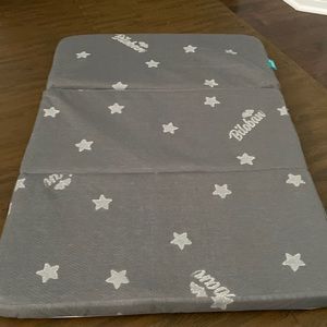 Trifold pack and play mattress . Soft portable fold . 38x26
